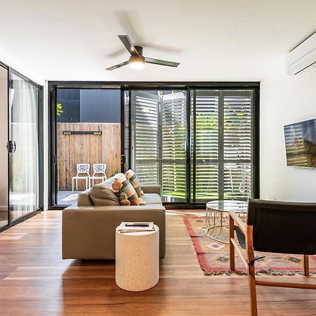 Julians Apartments Teluk Byron Bagian luar foto