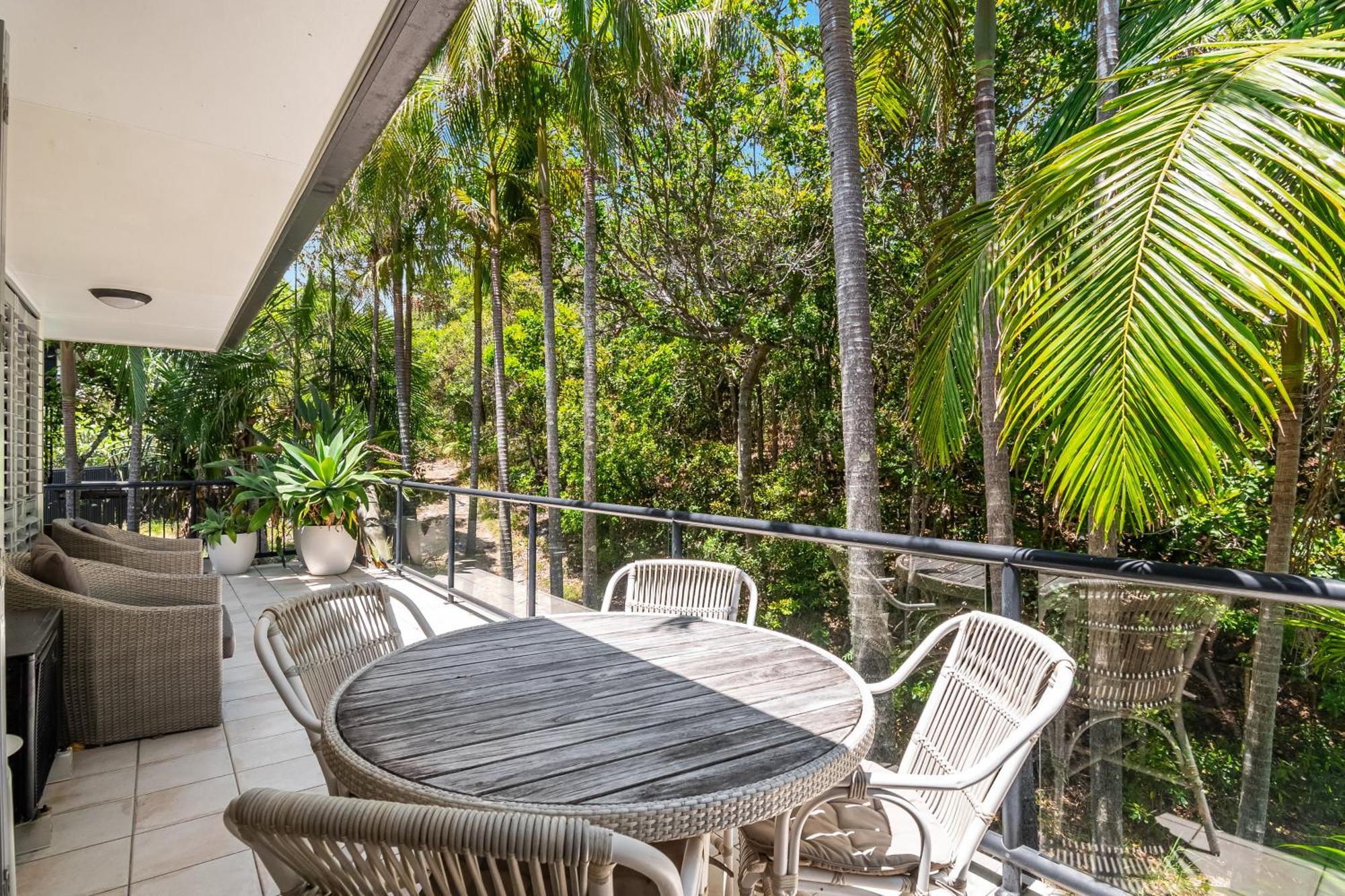 Julians Apartments Teluk Byron Bagian luar foto