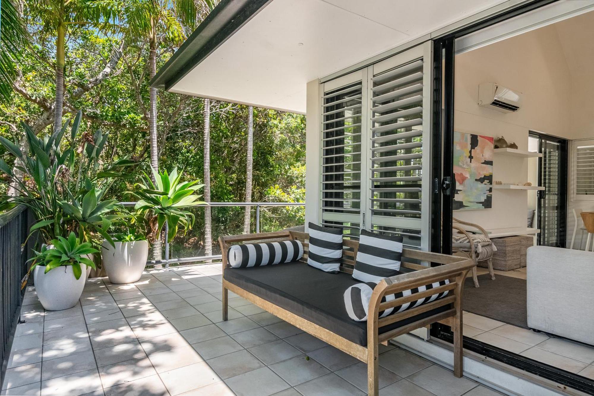 Julians Apartments Teluk Byron Bagian luar foto