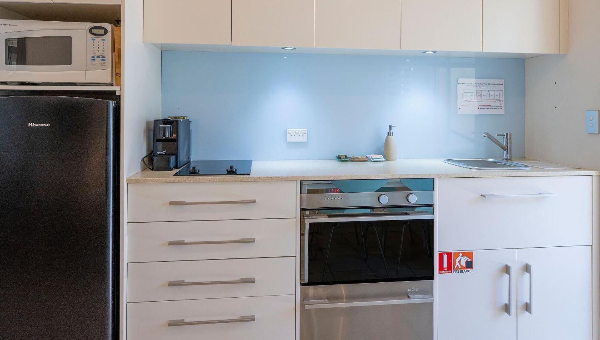 Julians Apartments Teluk Byron Ruang foto