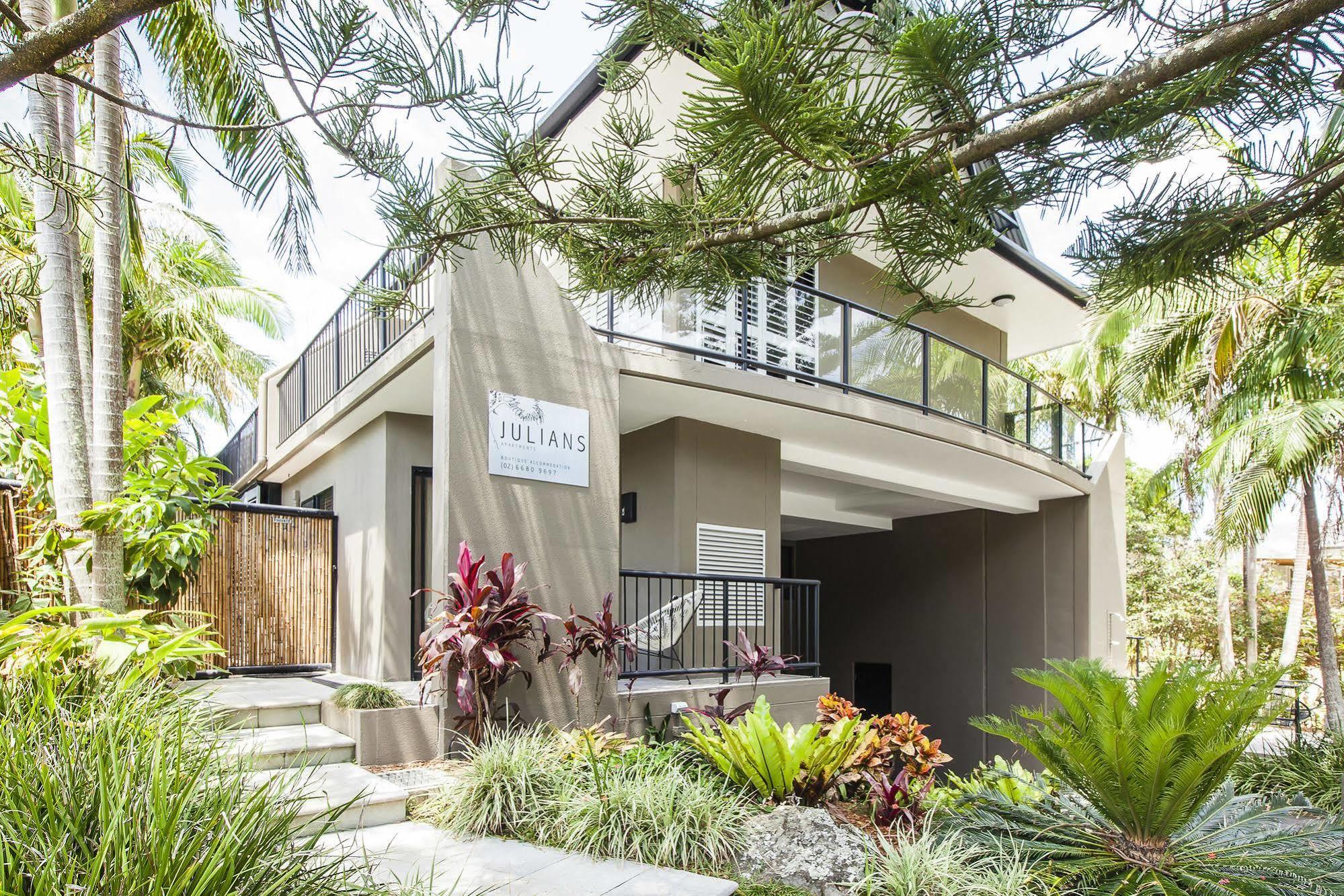 Julians Apartments Teluk Byron Bagian luar foto